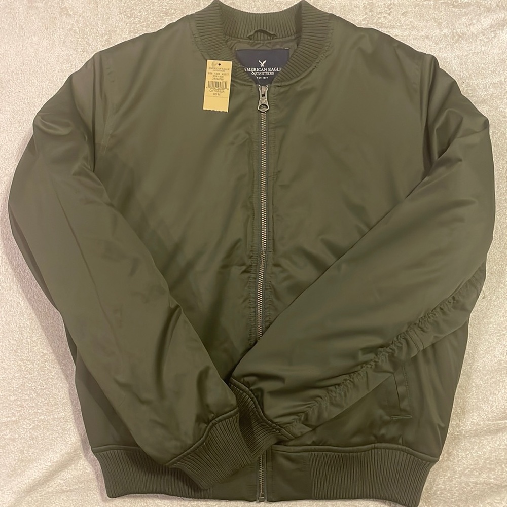 American Eagle Color : Olive Green